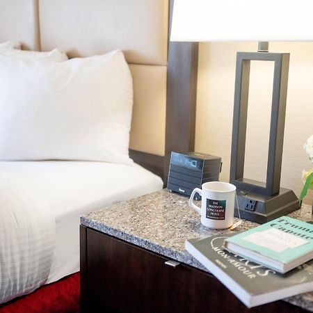 The Madison Concourse Hotel Екстер'єр фото