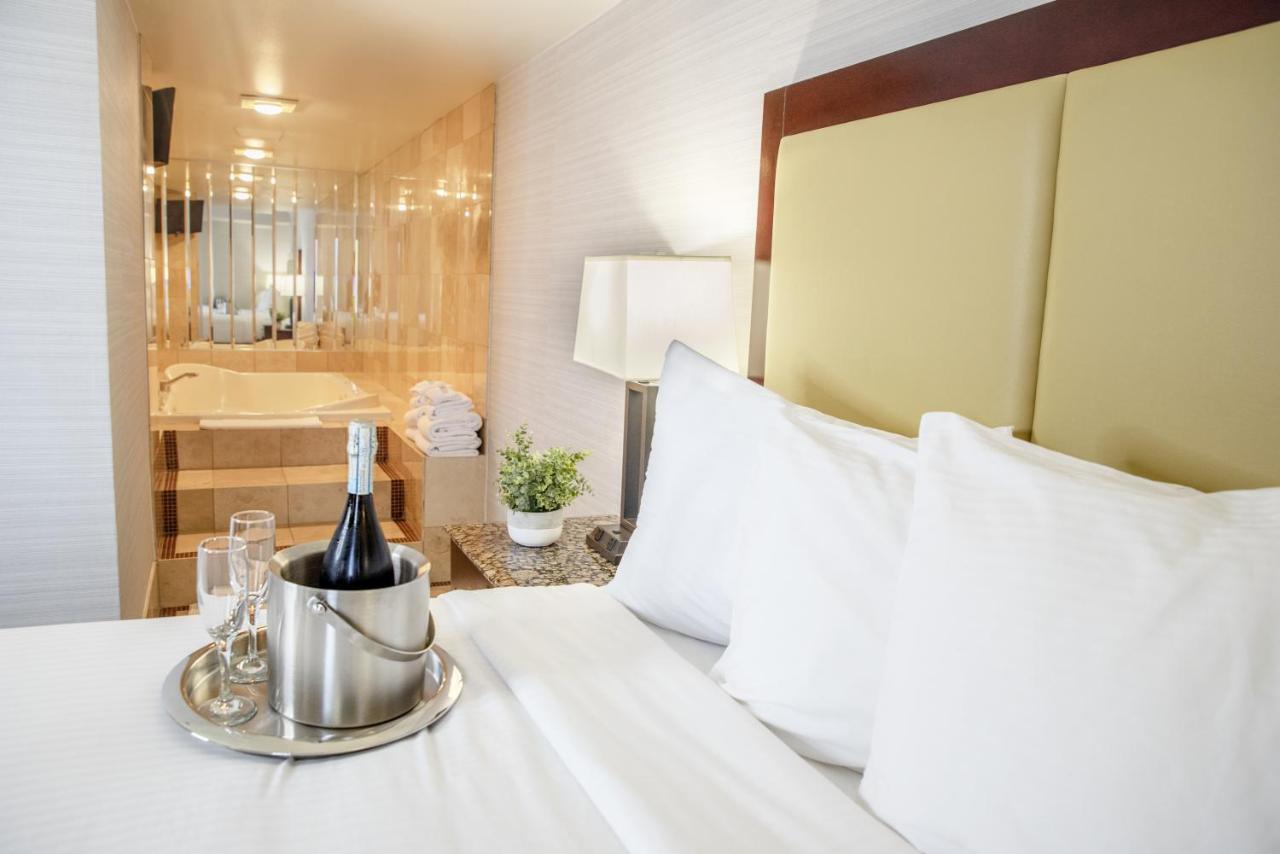 The Madison Concourse Hotel Екстер'єр фото