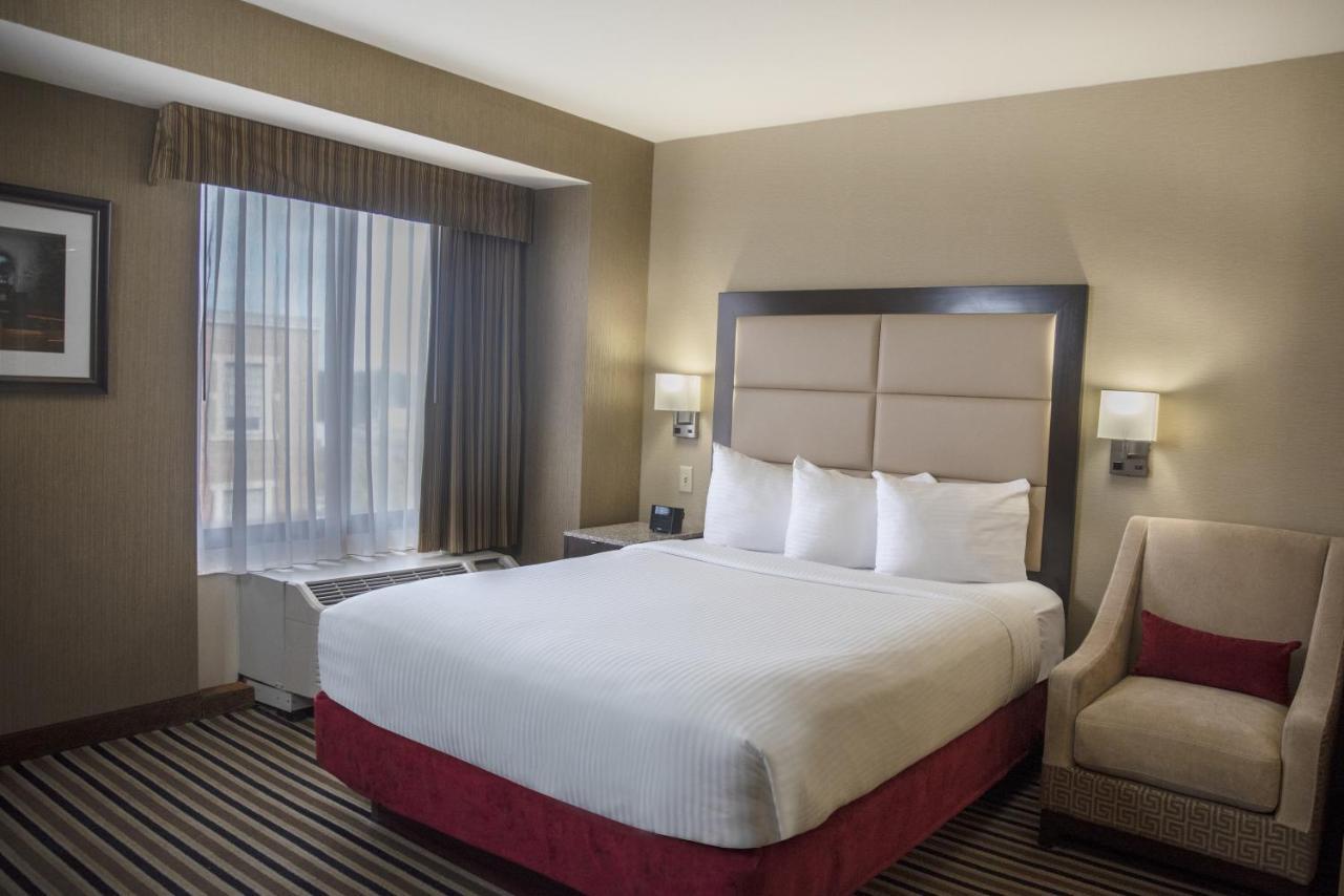 The Madison Concourse Hotel Екстер'єр фото