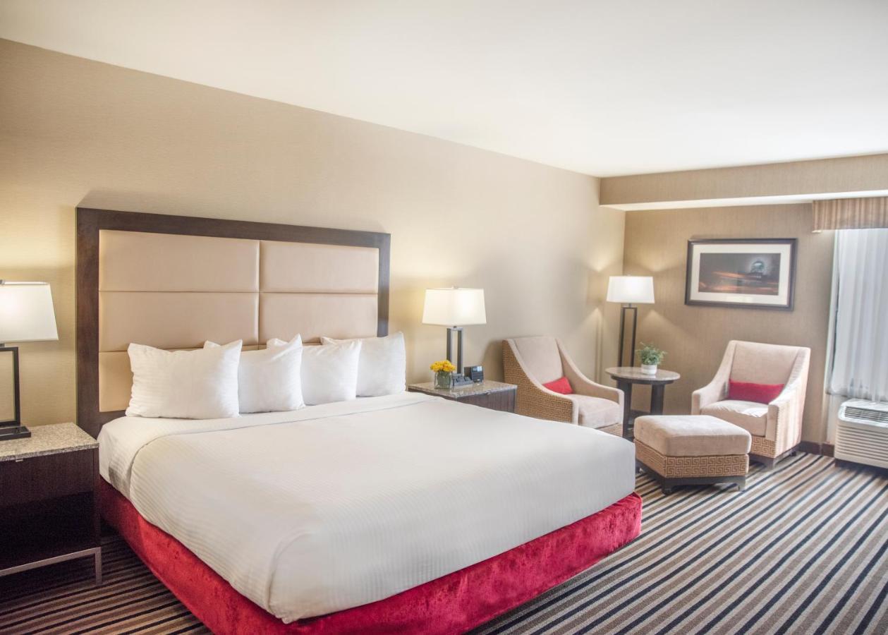 The Madison Concourse Hotel Екстер'єр фото