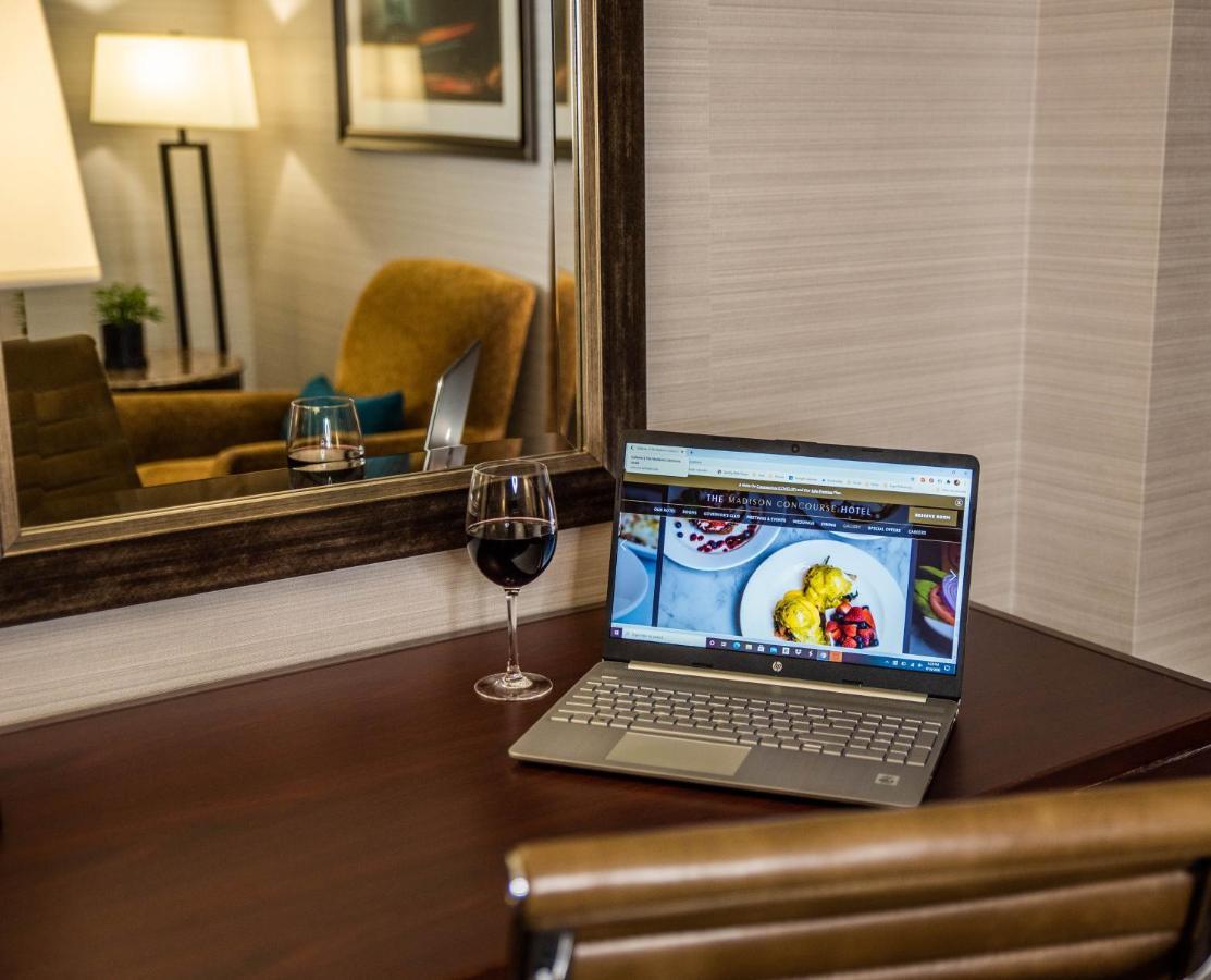 The Madison Concourse Hotel Екстер'єр фото