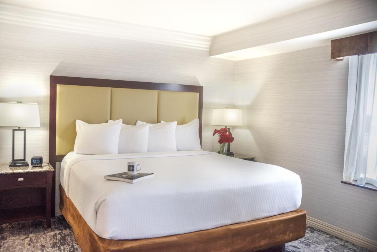 The Madison Concourse Hotel Екстер'єр фото