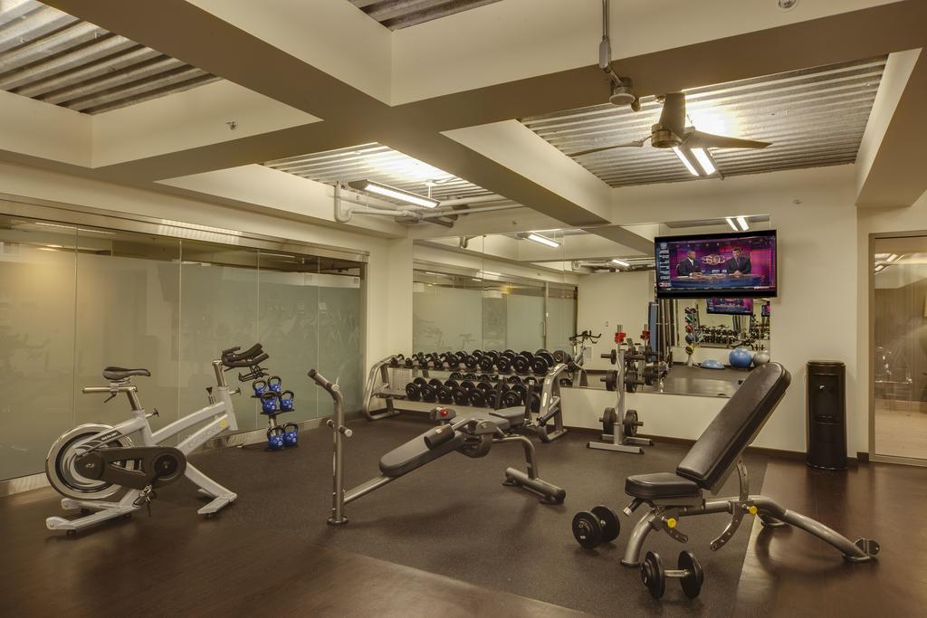 The Madison Concourse Hotel Екстер'єр фото