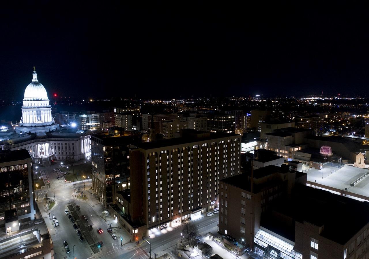 The Madison Concourse Hotel Екстер'єр фото