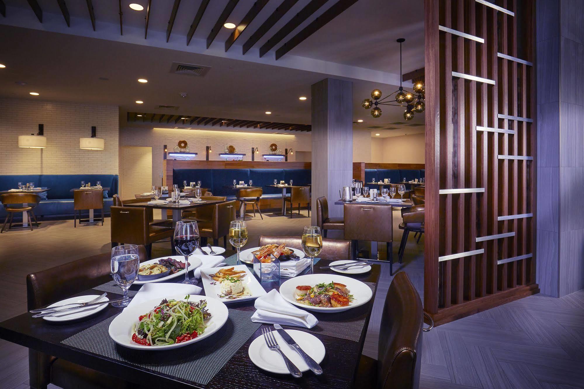 The Madison Concourse Hotel Екстер'єр фото
