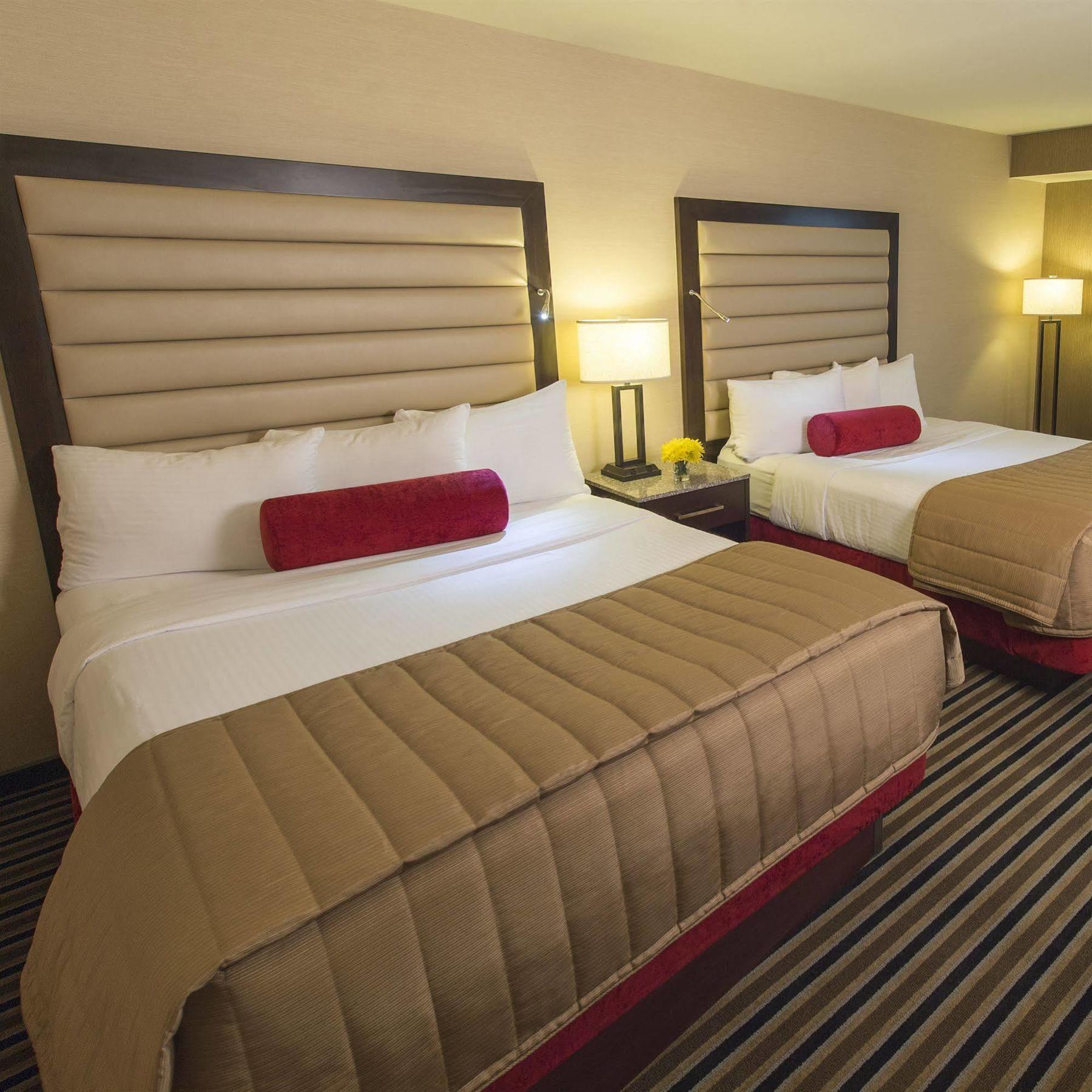 The Madison Concourse Hotel Екстер'єр фото