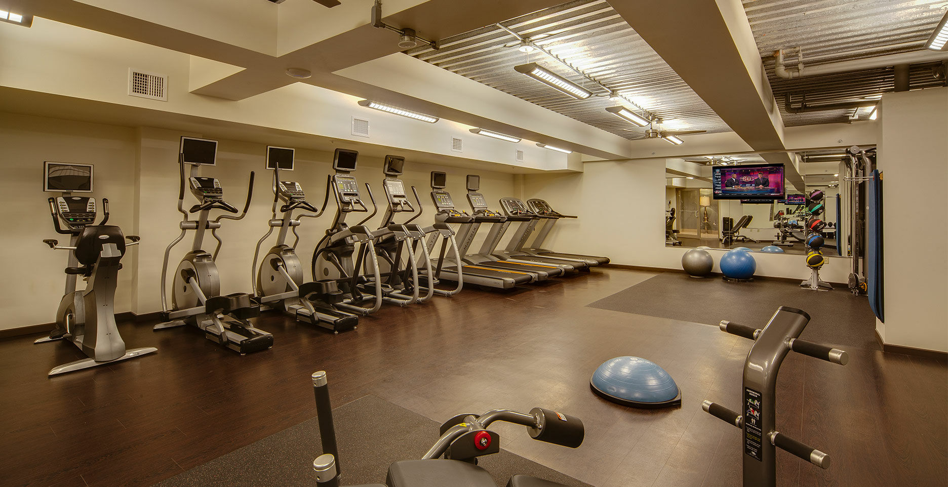 The Madison Concourse Hotel Екстер'єр фото
